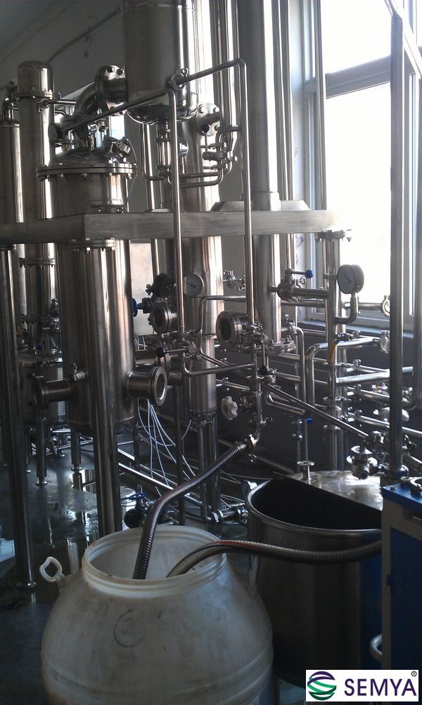 洛陽甘草糖漿濃縮實驗采用降膜蒸發器